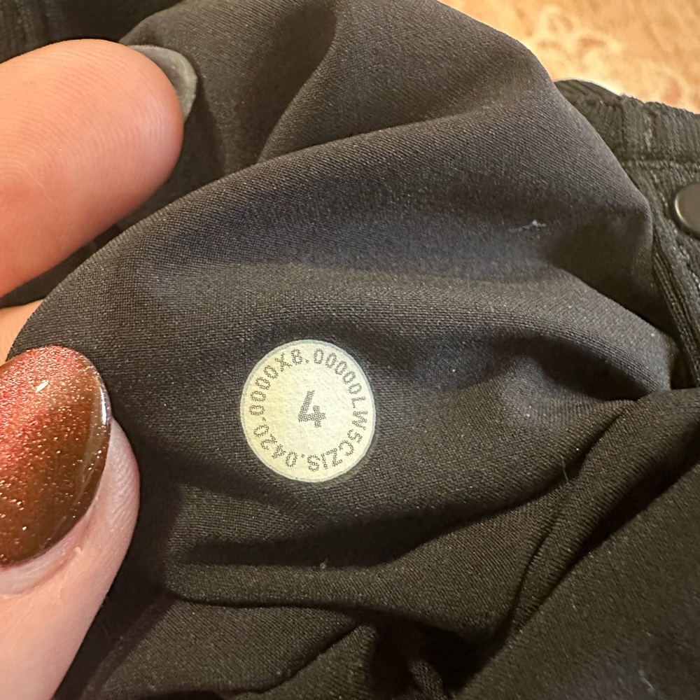 Lululemon City Sleek 5 Pocket 7/8 Pant black W5CZIS size 4 - Picture 8 of 8